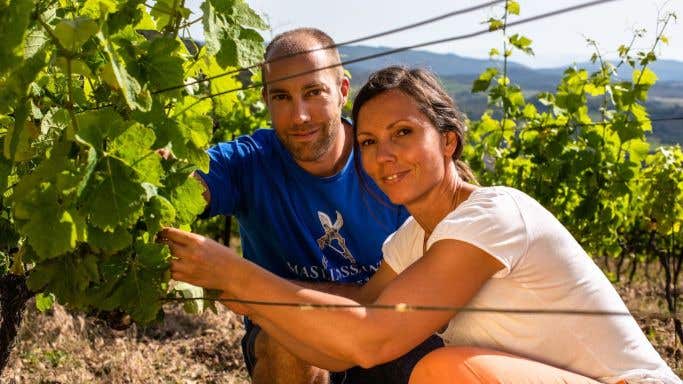 Mas Llossanes - Dominique and Solenn Génot in the vineyard