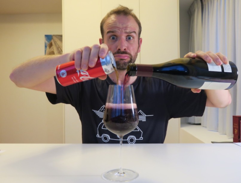 Single-Serve Takeaway Wine Glasses Intoxicate Britain