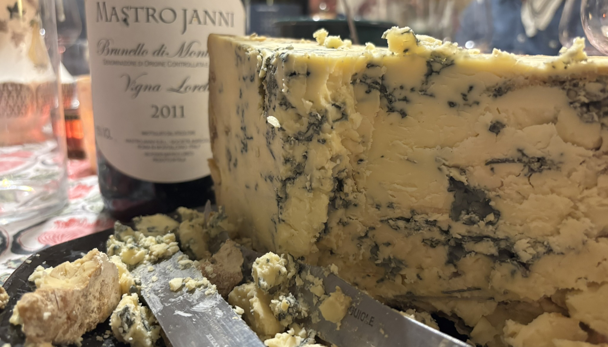 西洋料理、サービス、ワイン、チーズ 日本チーズ＆ワインの驚きのクオリティー！沼にハマるその理由がこの店