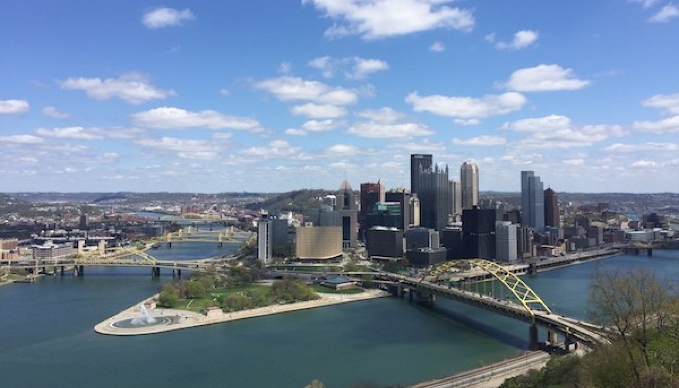 Pittsburgh from Mt Washington, next to restaurant Altius