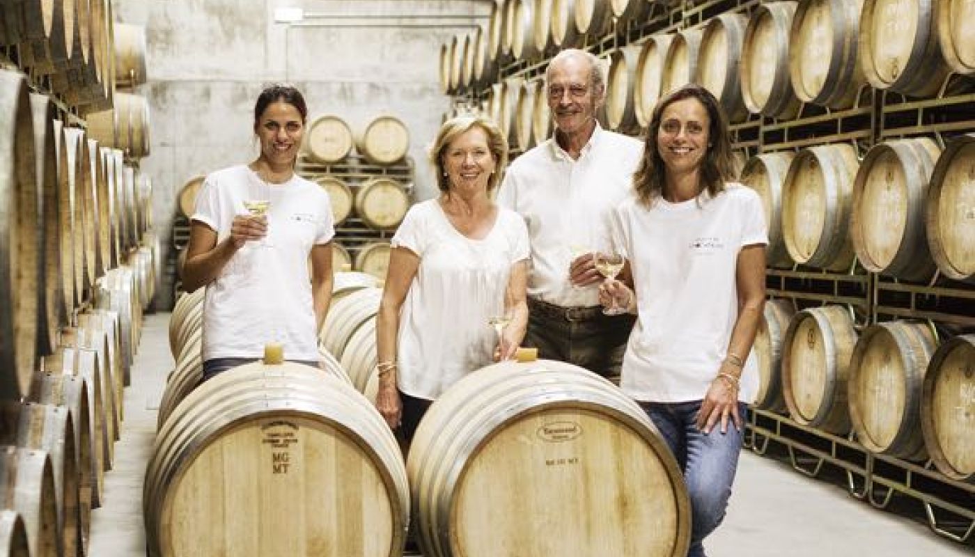 Chocapalha team with barrels