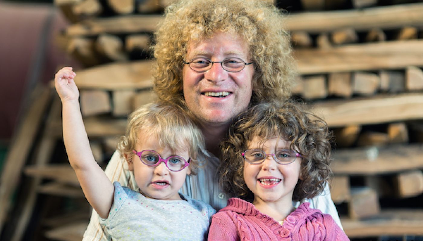 Sylvain Pataille and daughters credit Michel Joly