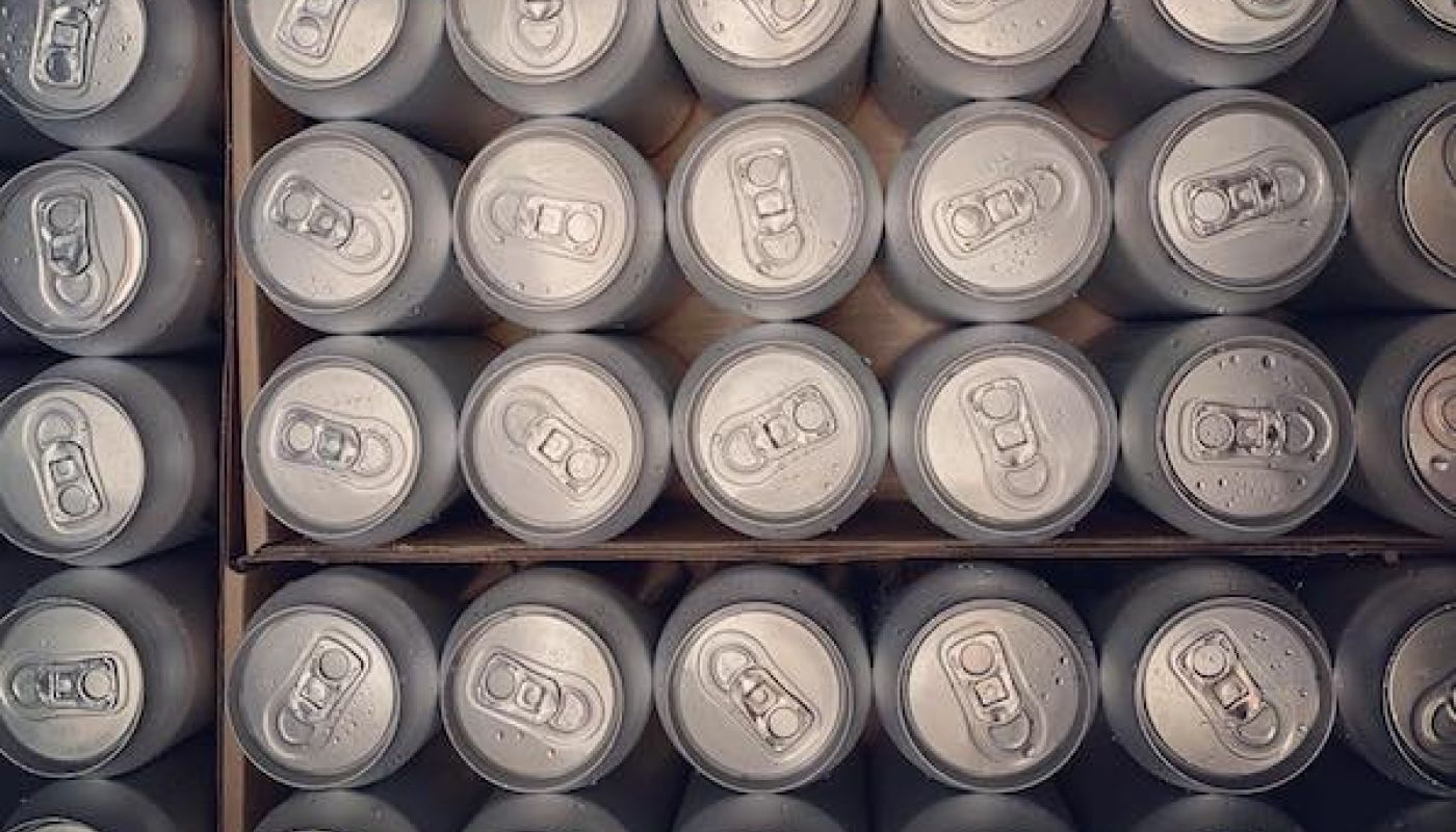 Cans of VINette wine spritzer