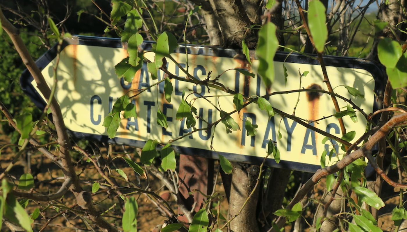 Chateau Rayas sign