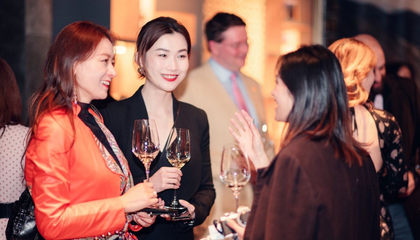 Maskless mingling in Shanghai in autumn 2020