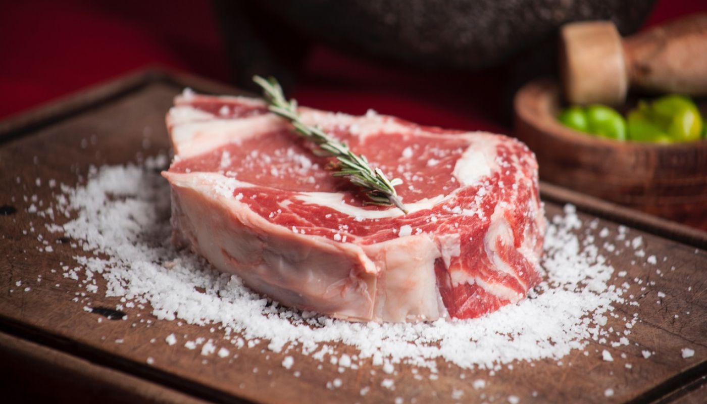 Unsplash Edson Saldana - uncooked steak