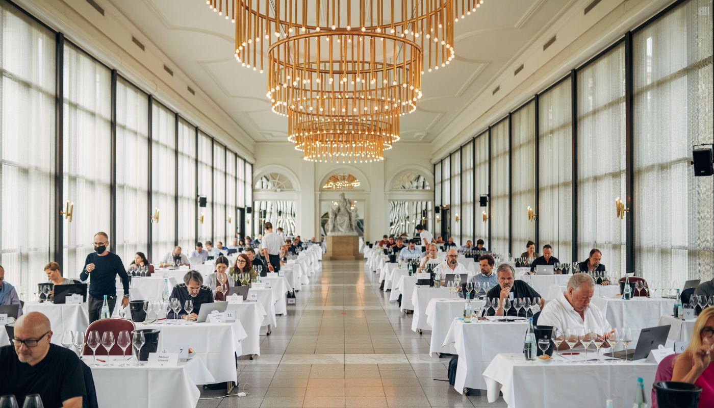 Tasting hall at the VDP preview tasting in Wiesbaden 2021