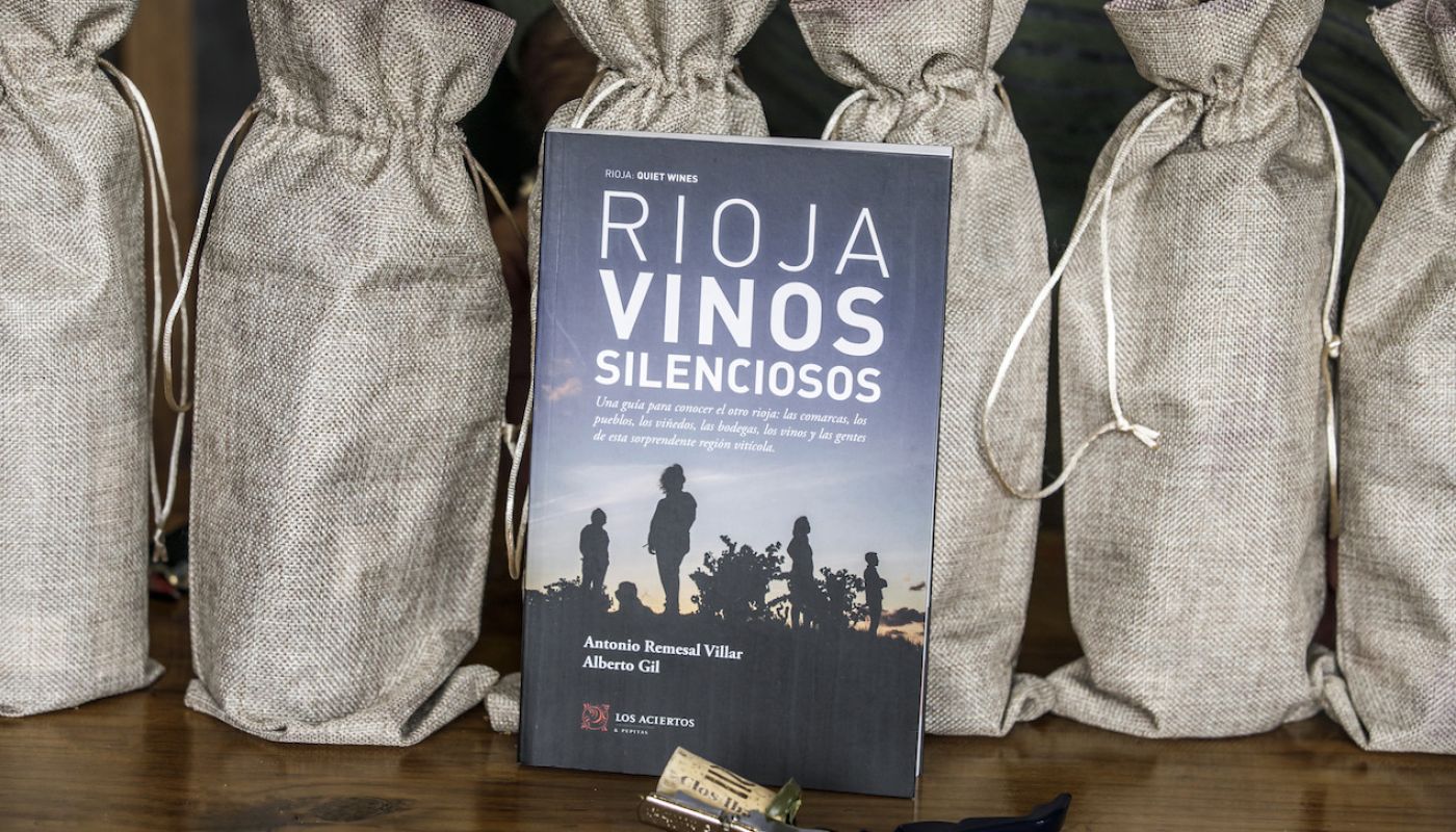 Vinos Silencios book jacket