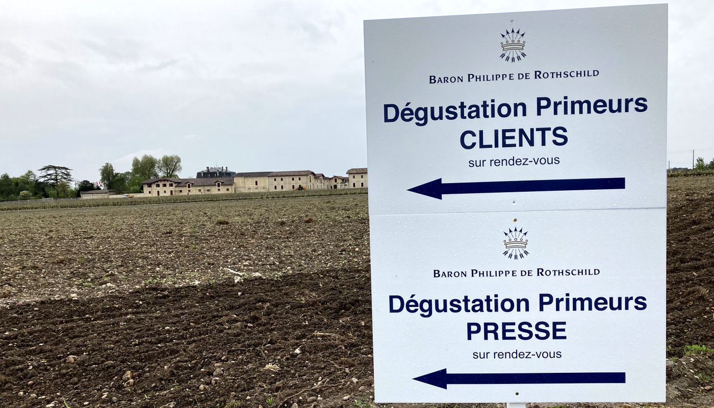 Sign to primeurs tasting April 2022 at Baron Philippe de Rothschild estate