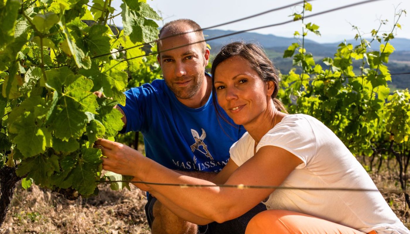 Mas Llossanes - Dominique and Solenn Génot in the vineyard