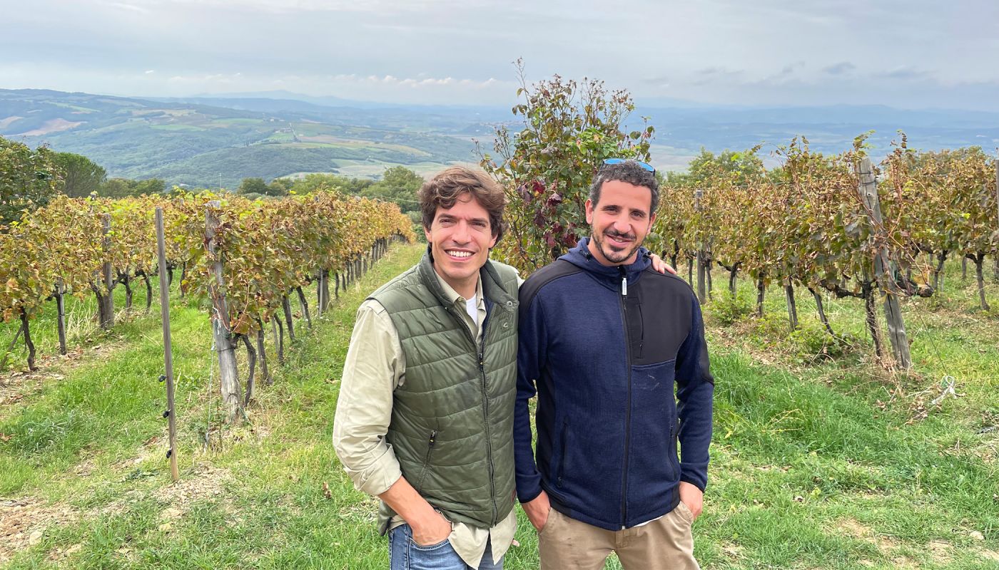 Ugo Fabbri and Sebastian Nasello in the vineyard at Bakkanali