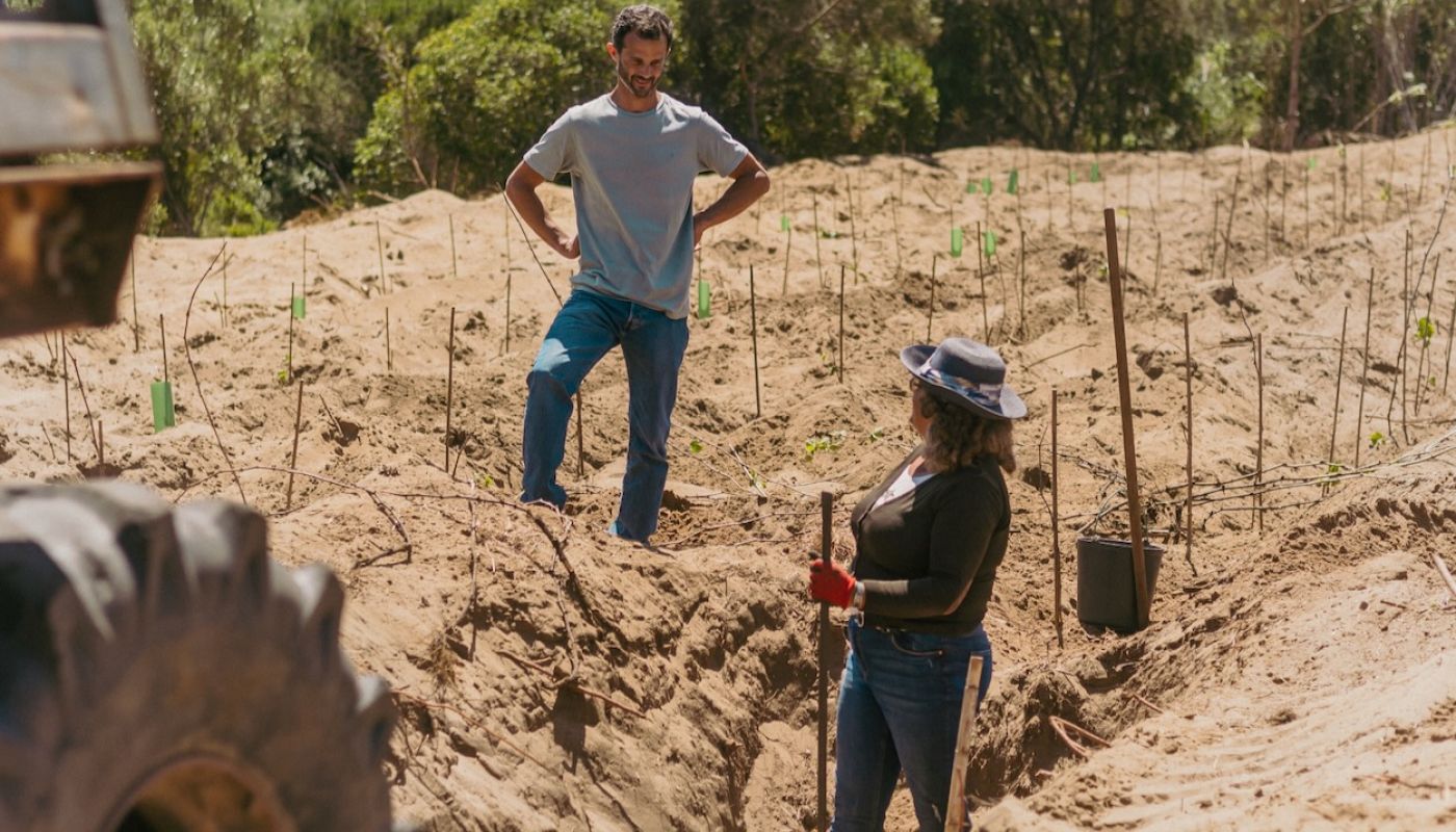 Colares digging the trench