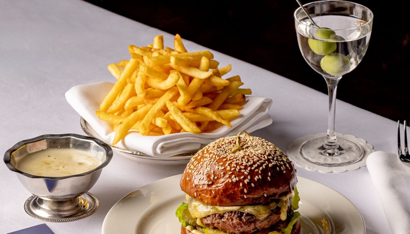 One Club Row cheeseburger by Justin De Souza