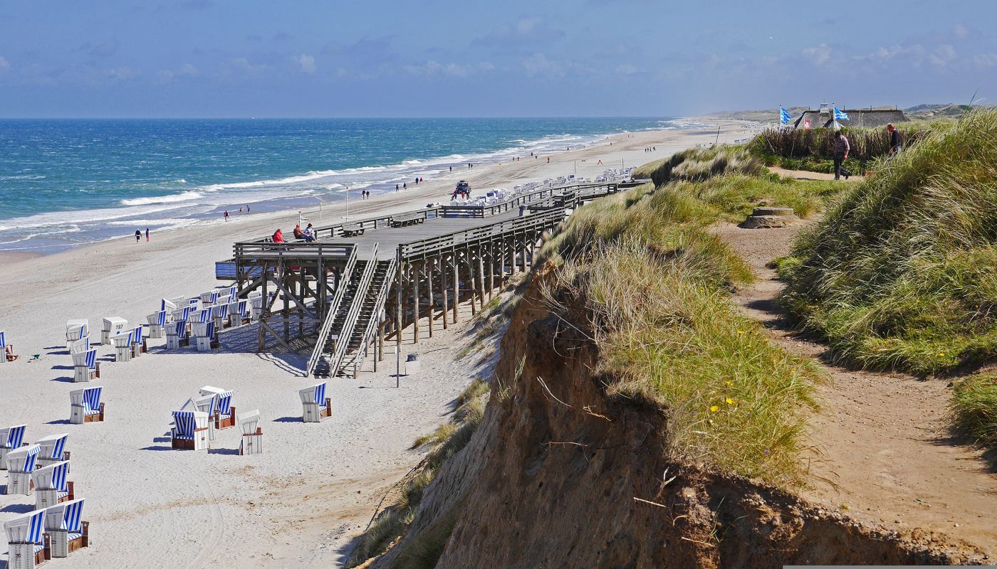 Sylt with beach and Strandkörbe