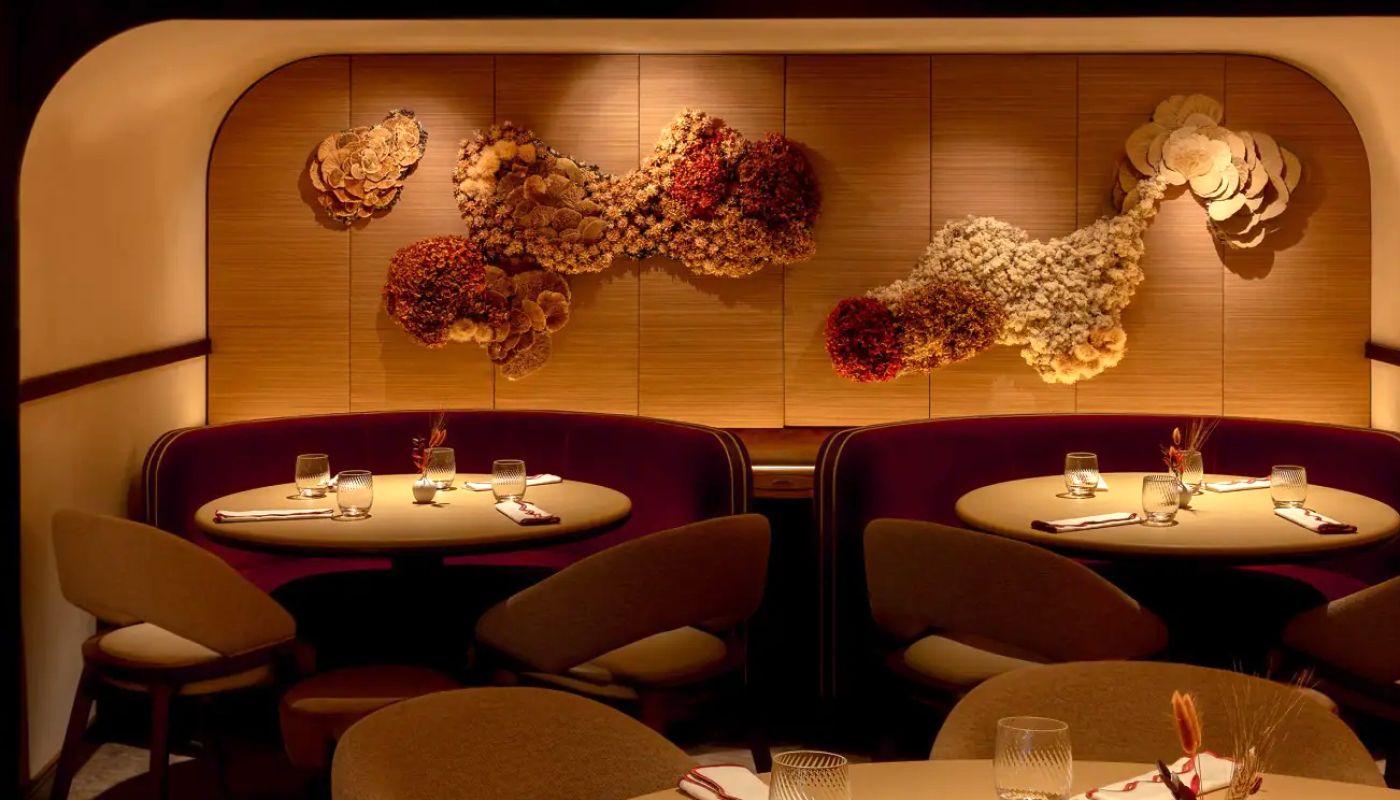 Bonheur restaurant interior