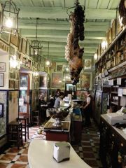 Las Teresas with hams