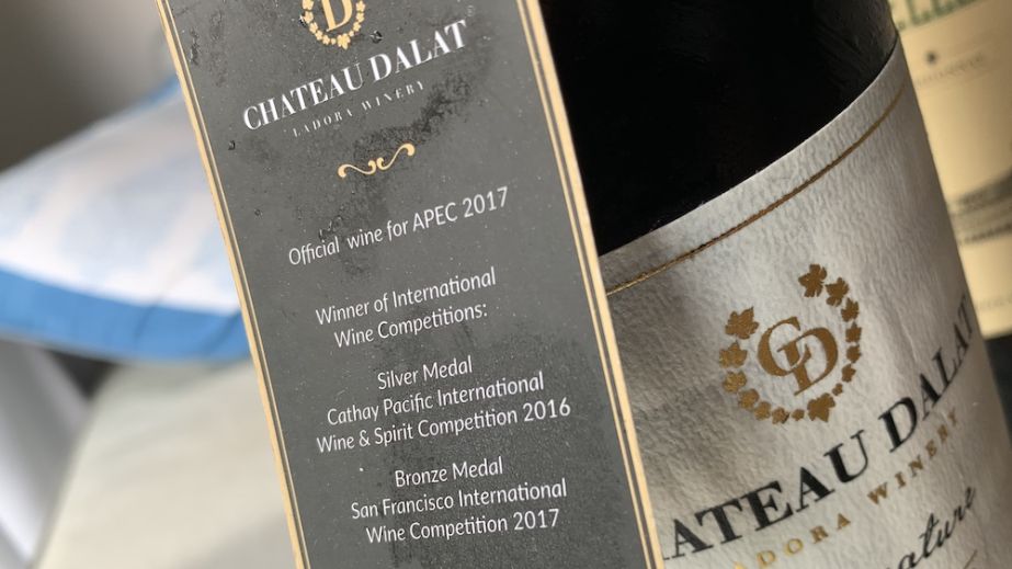 Chateau Dalat Cabernet Sauvignon neck label