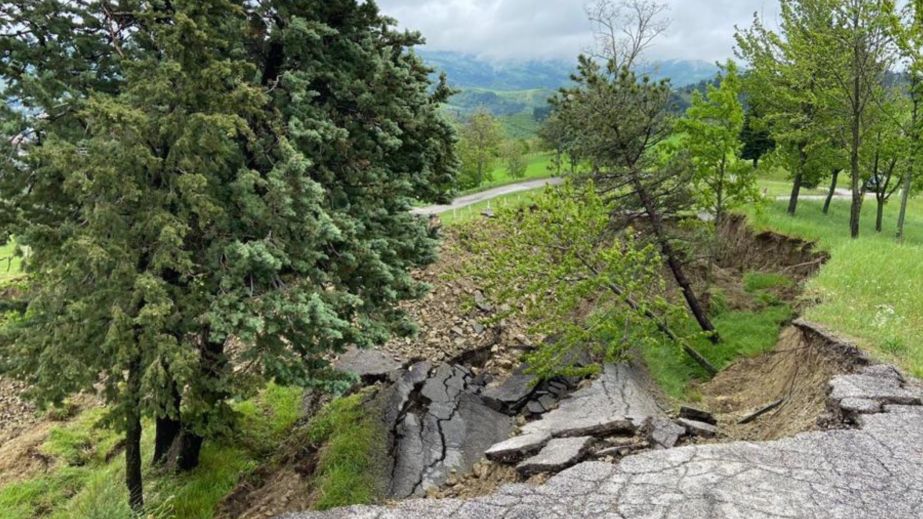 A road in Romagna ruined by a landslide