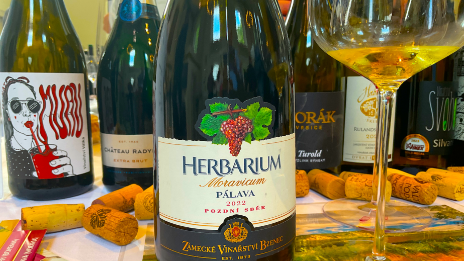 wines-of-bohemia-bottles-and-corks