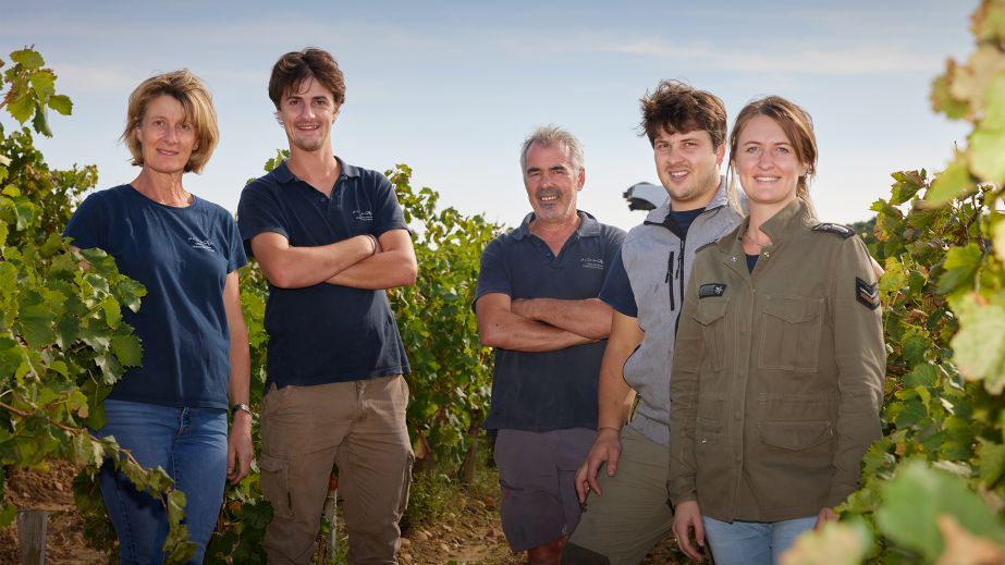 Clos du Caillou team