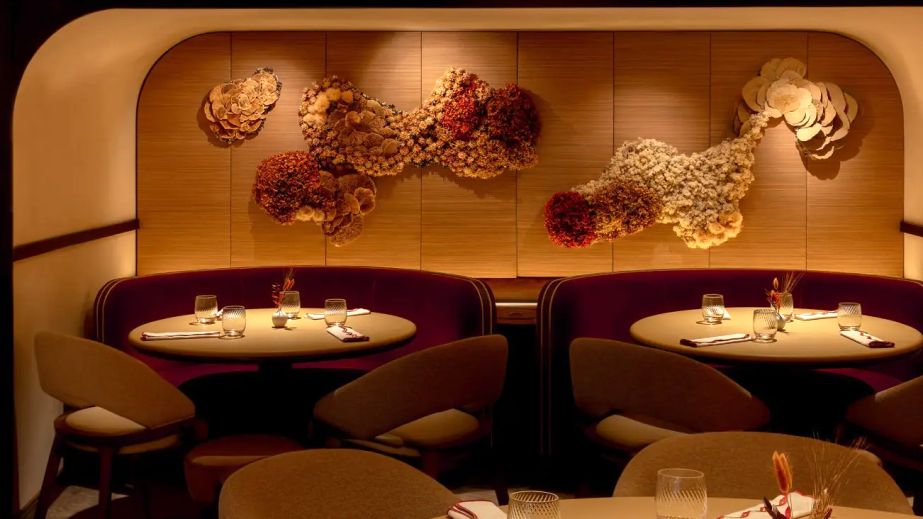 Bonheur restaurant interior