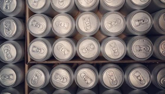 Cans of VINette wine spritzer