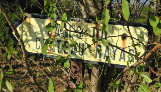 Chateau Rayas sign