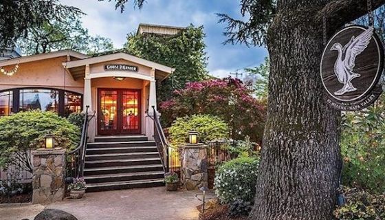 Goose & Gander exterior in St Helena, Napa Valley