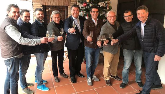 The nine members of the Corpinnat sparkling Catalan wines