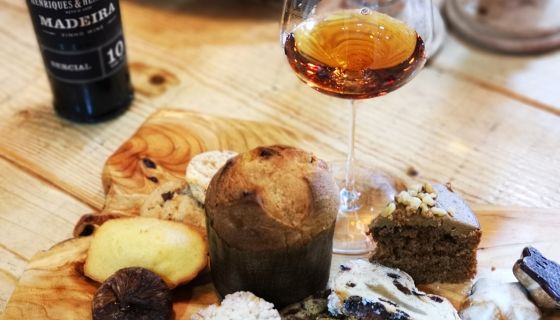 Henriques e Henriques 10 YO Sercial madeira and cakes sweet stuff