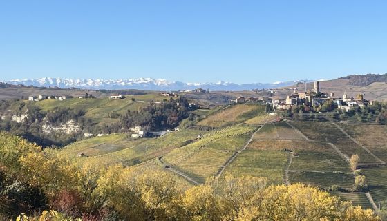 Castiglione Falletto at the foot of the mountains