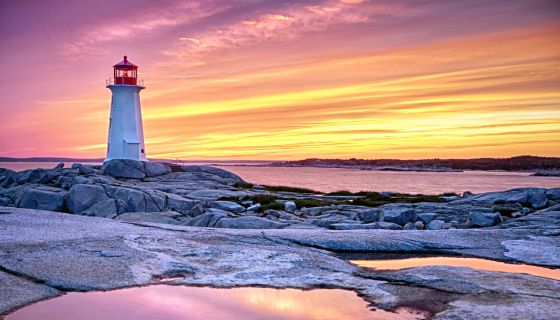 gettyimages-178673942-lighthouse