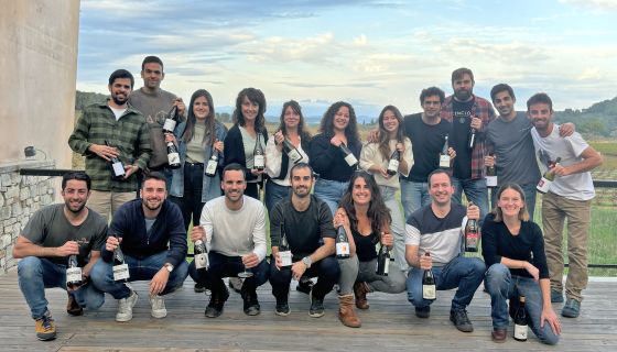 group photo of Penedès winemakers