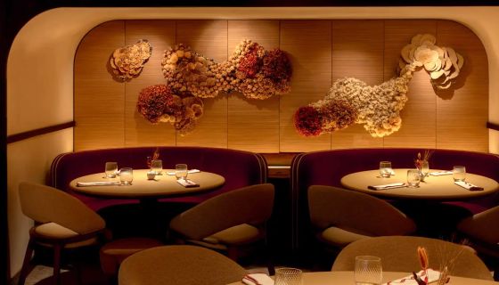 Bonheur restaurant interior