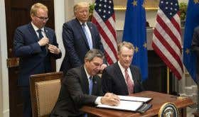 Robert E Lighthizer and President Trump sign agreement not to impose up to 100% tariffs on EU imports
