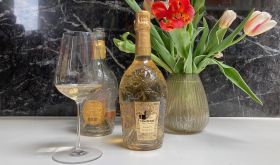 Bottles of Comtesse de Cérhès champagne