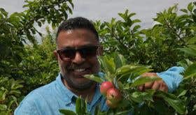 Vernon Mascarenhas with apples