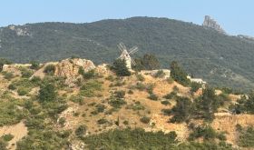 Cucugnan mill and Queribus