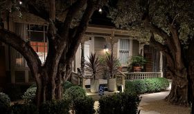 Enclos exterior in Sonoma