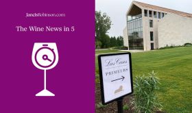 Wine news in 5 logo and the en primeur sign pointing to Las Cases in Bordeaux by James Lawther.jpg