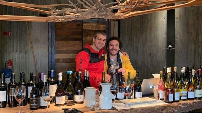 Ferran Centelles in red with Héctor Riquelme tasting wine in Chile 