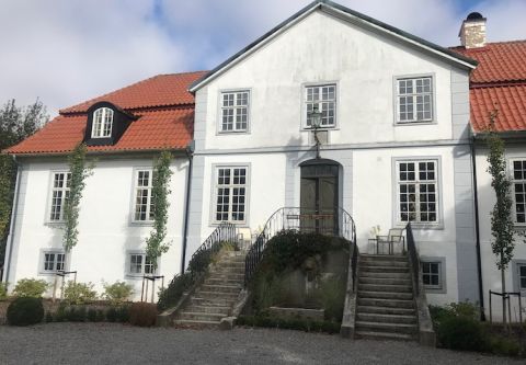 Kåselholm 'castle', accommodation near Restaurant Daniel Berlin in southern Sweden
