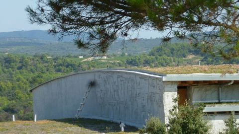 The hemp cellar (photo by Jacques Hervious)