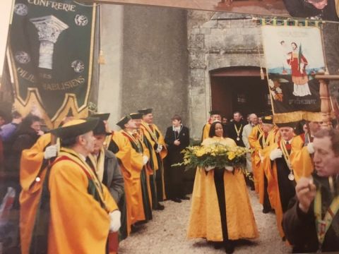 Jeanne Vito's sister Marie-Ange as Queen of Chablis 2005
