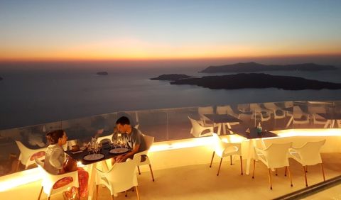 Final dinner on a balcony on Santorini