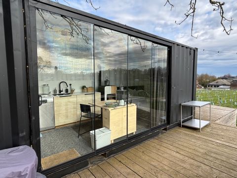 Eburon vineyard cabin