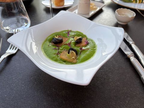 Le Montrachet snail soup, sans spoon