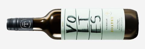 Voltes white bottle shot