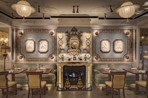 Lilibet's fireplace dining