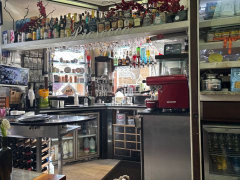 Mari's bar